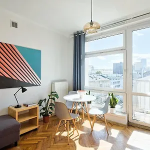https://urbannestgroup-nowogrodzka-8.warsawhotelspoland.com